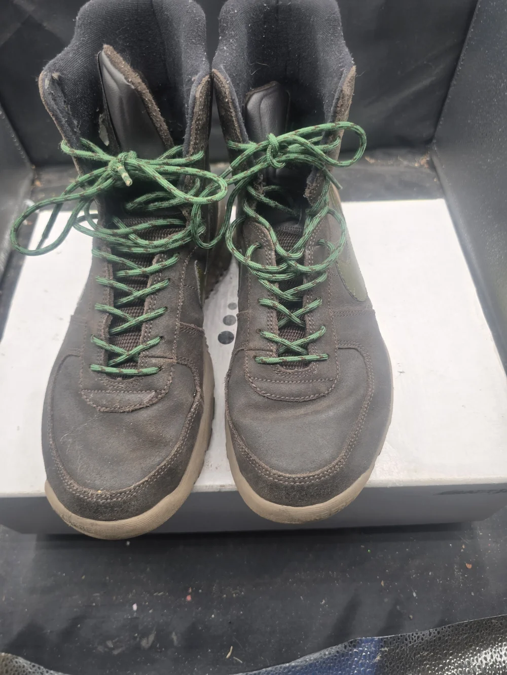 Nike Men's Chukka Boots in Brown with‎ Green Laces